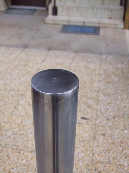 Potelet inox à tête plate Escala diam. 76mm